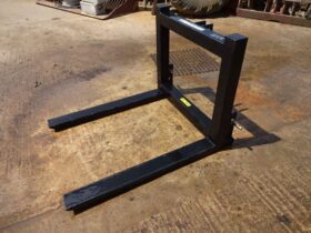 TractorCo 3 point linkage Pallet Forks New And Unused full