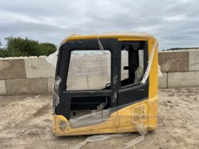 Komatsu PC130-8 CAB full