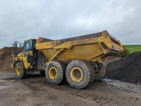 2014 Komatsu HM300-3 Articulated Dump Truck full