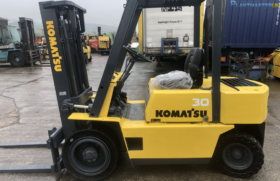 Komatsu FD30,3 ton diesel forklift full