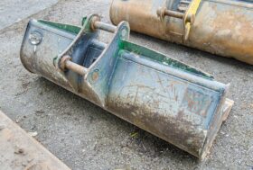 Strickland 5ft ditching bucket Pin diameter: For Auction on: 2024-07-11 For Auction on 2024-07-11 full