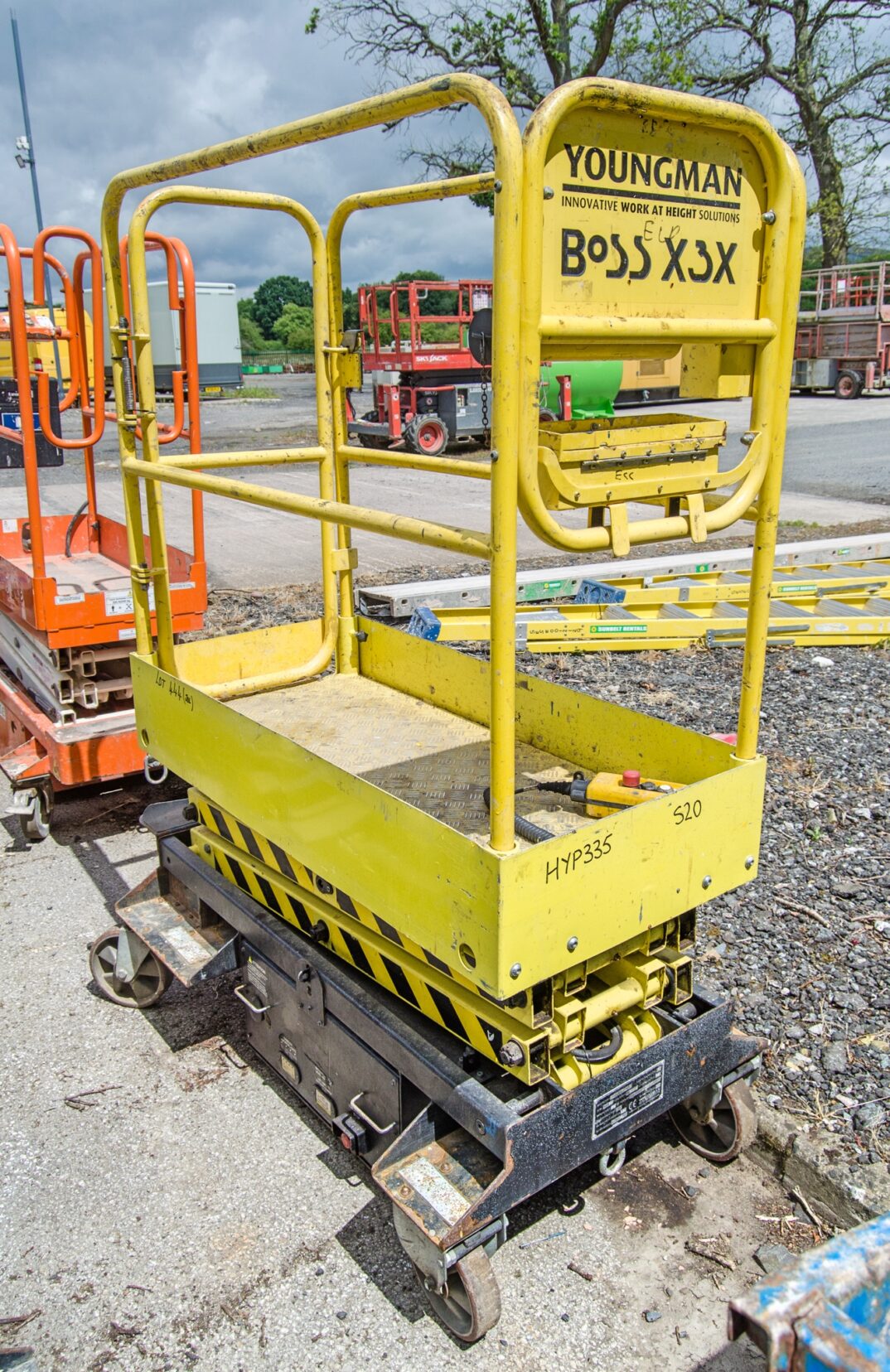 Boss X3X battery electric push around For Auction on: 2024-07-11 For Auction on 2024-07-11