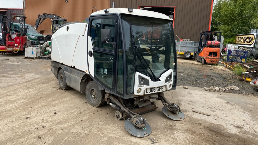 2017 JOHNSTON SWEEPERS C201  For Auction on 2024-08-06 at 08:30 For Auction on 2024-08-06