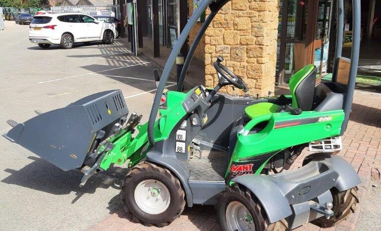 AVANT 220 mini loader full