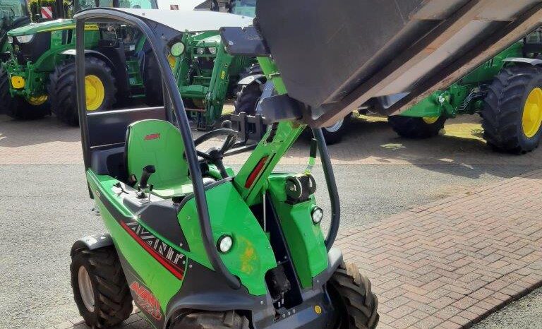 AVANT 220 mini loader full