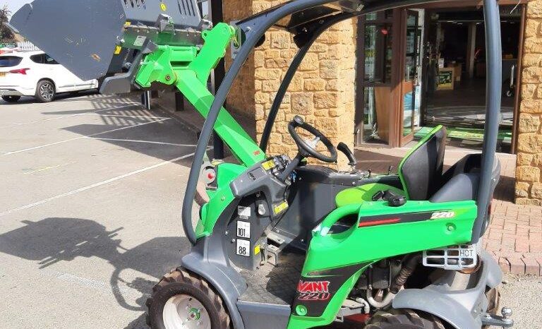 AVANT 220 mini loader full