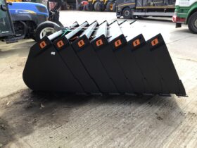 QUICKE 215GM BUCKETS full