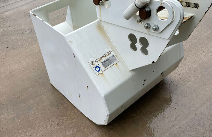 2021 Conquip Concrete Bucket full