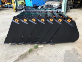 QUICKE 215GM BUCKETS full