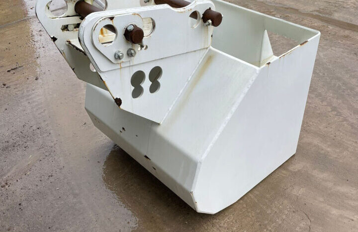 2021 Conquip Concrete Bucket full