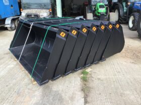 QUICKE 215GM BUCKETS full