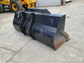 CAT 7FT 8 BUCKET full