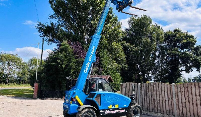 GENIE GTH2506 4WD TELEHANDLER *YEAR 2015, ONLY 930 HOURS* C/W PALLET TINES *VIDEO* full