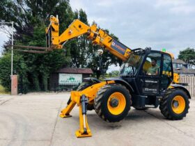 JCB 533-105 4WD TELEHANDLER *YEAR 2018, 10.5 METER REACH* C/W PALLET TINES *VIDEO* full