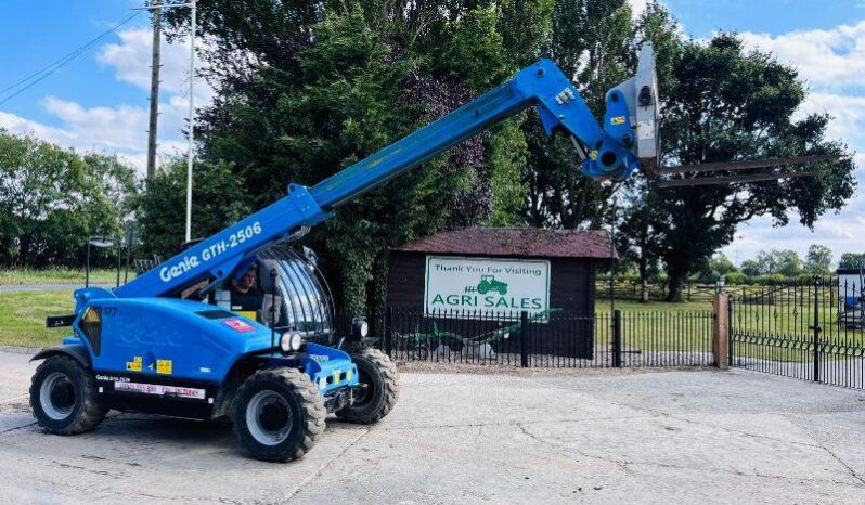 GENIE GTH2506 4WD TELEHANDLER *YEAR 2015, ONLY 930 HOURS* C/W PALLET TINES *VIDEO* full