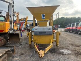 2001 Rubble Buster BR0605 Crusher / Screens for Sale full