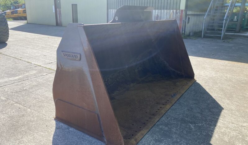 Loader Bucket Suited for L110/L120 G/H, 17280246 full