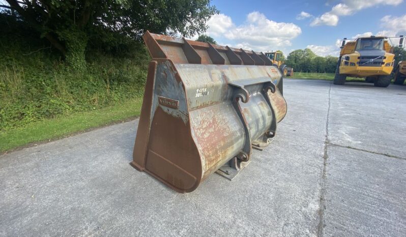 2015  Loader Bucket Suited for L150H, 109 full