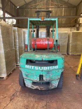 2001 Mitsubishi FG40KL 4000kg Forklift For Auction on 024-09-30T13:30:00Z For Auction on 024-09-30T13:30:00Z full