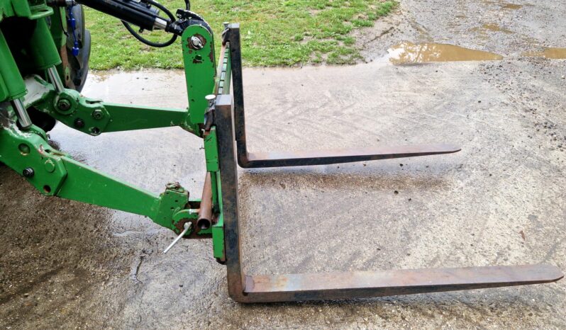 Linkage mounted carriage & pallet forks full