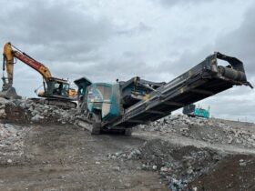 2020 PowerScreen Premiertrak 400R  – 2,785 Hours full