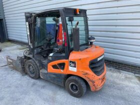 2022 Doosan D305-9 C/B Diesel Forklift Truck c/w Kaup 2T413 Bail Clamp For Auction on 2024-10-28 For Auction on 2024-10-28 full