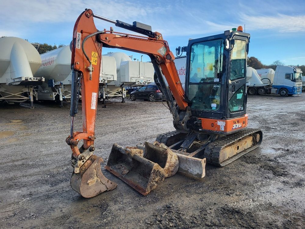 2021 Hitachi ZX33U-6 CLR Mini Digger For Auction on 2024-11-02