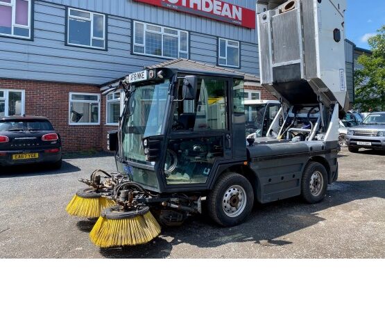 2018 SCHMIDT SWINGO 200+ ROAD SWEEPER in Compact Sweepers full