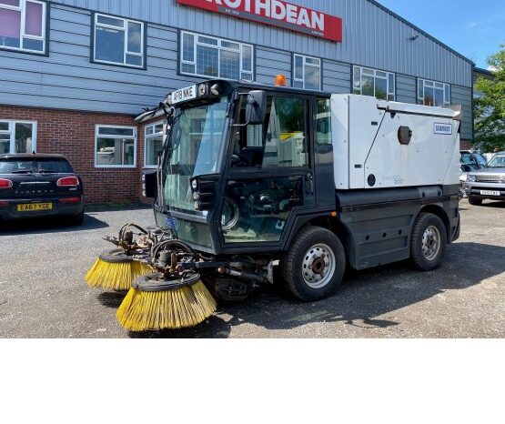 2018 SCHMIDT SWINGO 200+ ROAD SWEEPER in Compact Sweepers