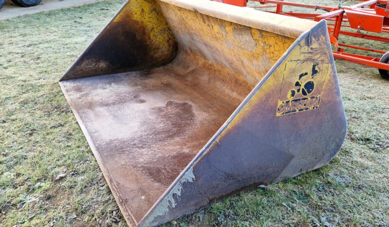 Sanderson 8′ grain bucket full