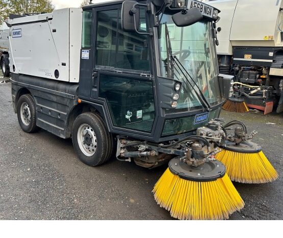 2018 SCHMIDT SWINGO 200+ ROAD SWEEPER in Compact Sweepers full