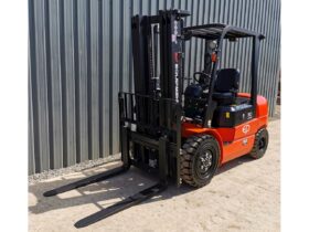 EP EFL302 Electric Forklift (N11) full