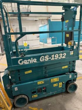 Genie GS-1932 Electric Scissor Lift For Auction on 2024-11-15 For Auction on 2024-11-15 full