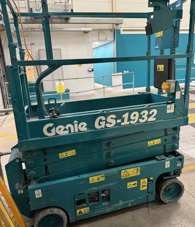 Genie GS-1932 Electric Scissor Lift For Auction on 2024-11-15 For Auction on 2024-11-15 full