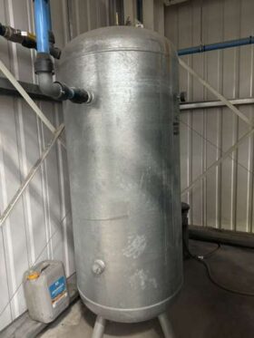 2017 Atlas Copco GA37VSD+FF Screw Compressor and 2000l Vertical Receiver Tank For Auction on 2024-11-15 For Auction on 2024-11-15 full