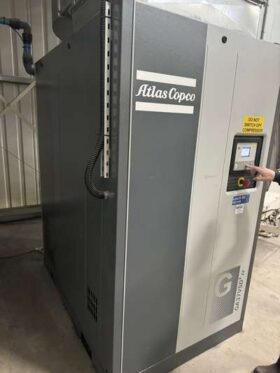 2017 Atlas Copco GA37VSD+FF Screw Compressor and 2000l Vertical Receiver Tank For Auction on 2024-11-15 For Auction on 2024-11-15 full