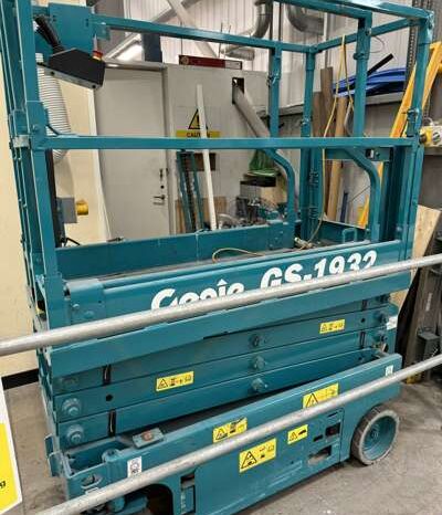 Genie GS-1932 Electric Scissor Lift For Auction on 2024-11-15 For Auction on 2024-11-15 full