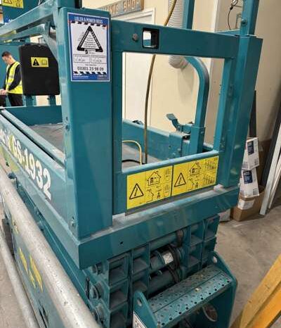 Genie GS-1932 Electric Scissor Lift For Auction on 2024-11-15 For Auction on 2024-11-15 full