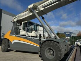 2020 Liebherr LRS 545 45,000kg Capacity Tele Handling Reach Stacker Complete with a 6000-8000kg Fully Adjustable Multi Beam Lifting Frame For Auction on 2024-11-15 For Auction on 2024-11-15 full