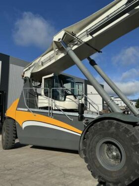 2020 Liebherr LRS 545 45,000kg Capacity Tele Handling Reach Stacker Complete with a 6000-8000kg Fully Adjustable Multi Beam Lifting Frame For Auction on 2024-11-15 For Auction on 2024-11-15 full