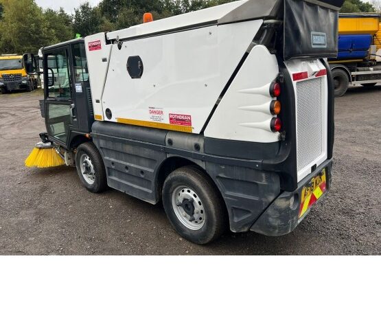 2018 SCHMIDT SWINGO ROAD SWEEPER in Compact Sweepers full