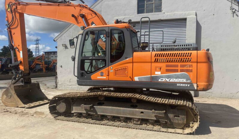 Used 2019 Doosan Tracked Excavators full