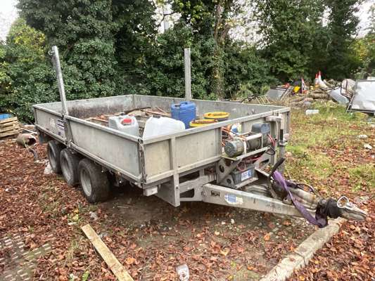 Tri Axle Ifor Williams 3.5 Ton Plant Trailer with Ramps & Winch For Auction on 2024-11-26 For Auction on 2024-11-26