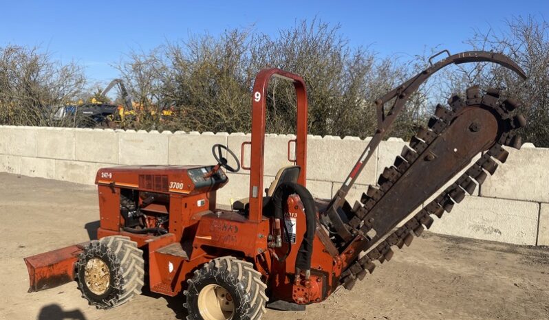 DitchWitch 3700DD Trencher full