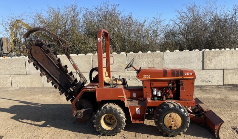 DitchWitch 3700DD Trencher full