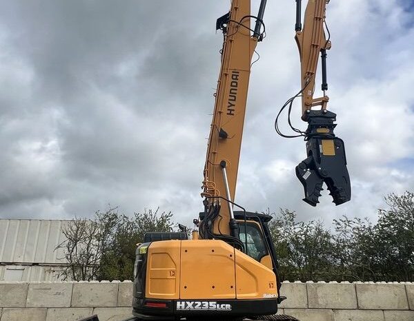 Hyundai HX235LCR HIGH REACH DEMOLITION EXCAVATOR full