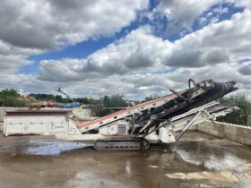 METSO Lokotrack ST352 3 Way screener full