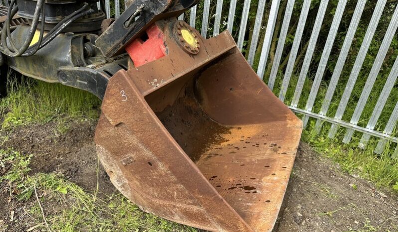 UM 6ft Hydraulic Tilt Bucket full