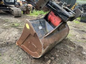 UM 6ft Hydraulic Tilt Bucket full