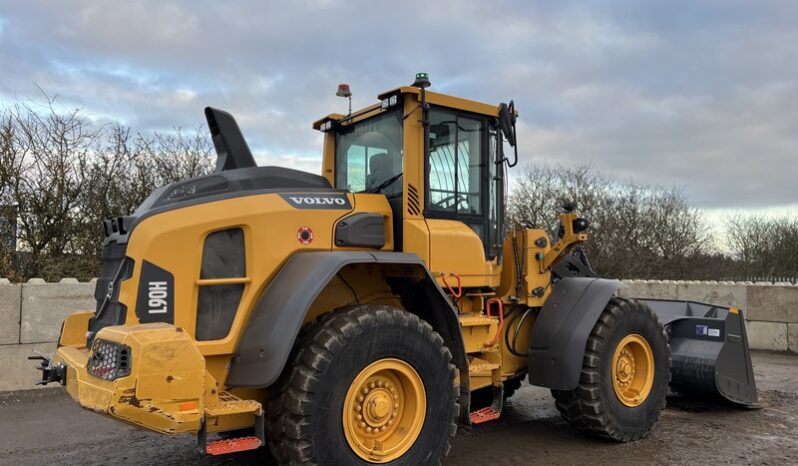 Volvo L90H (New Tyres & New Bucket) full